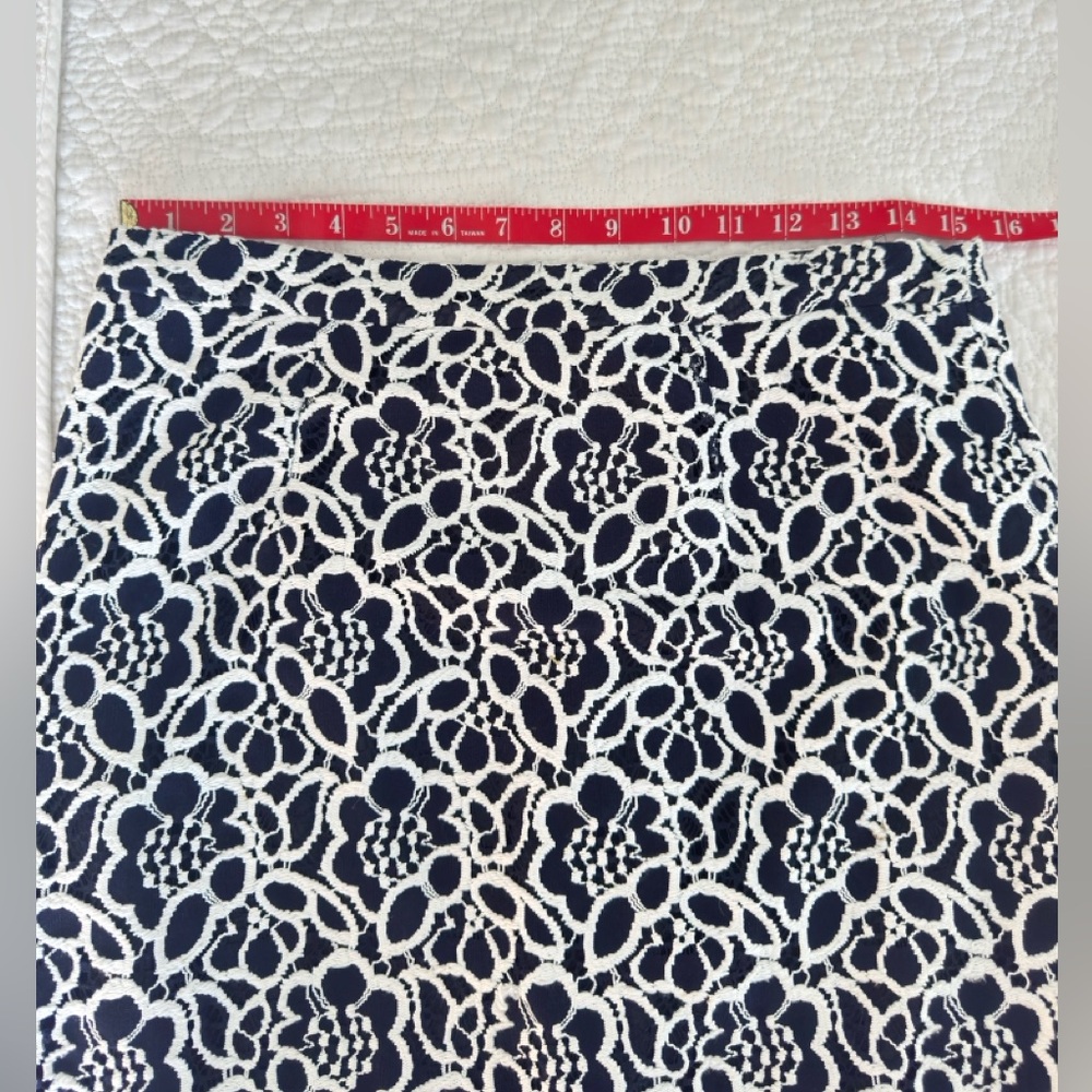 Eva Mendes by New York & Co Pencil Midi Skirt Womens 10 White/Navy Floral - Picture 9 of 13